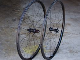 custom handbuilt wheels road carbon climb crc ul wheelset